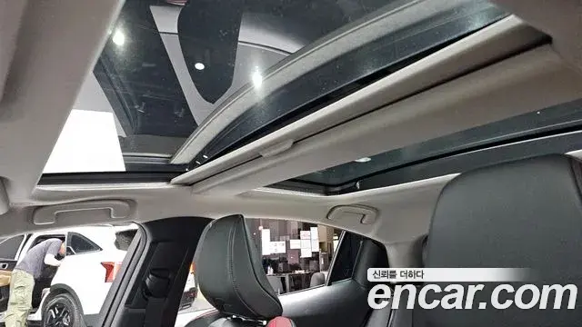 Toyota Prius 2023 — Фото 19/20