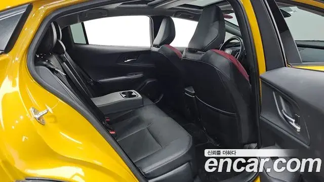 Toyota Prius 2023 — Şəkil 23/30