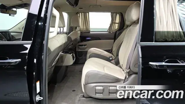 Kia Carnival 2023 — Şəkil 11/20
