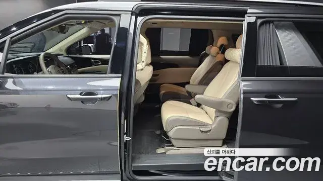 Kia Carnival 2021 — Фото 12/20