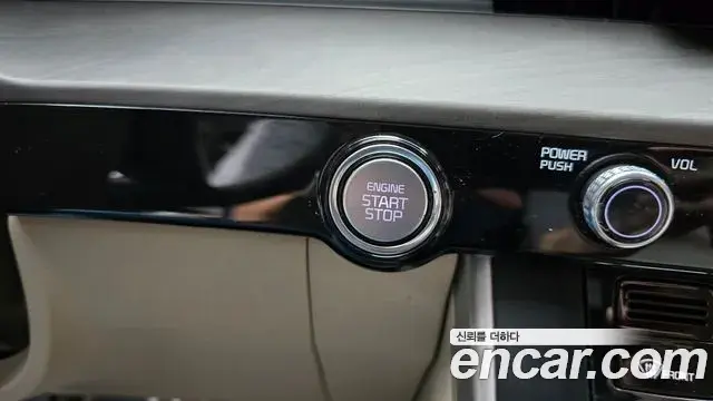 Kia Carnival 2021 — Фото 18/20