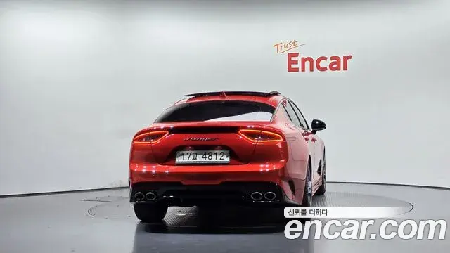 Kia Stinger 2018 — Фото 4/20