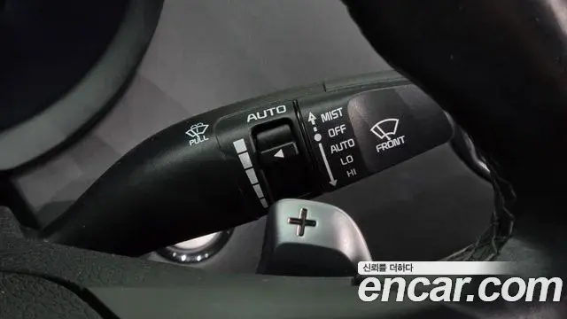 Kia Stinger 2018 — Şəkil 16/35