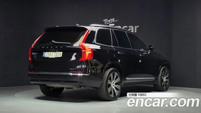 Volvo XC90 2023 — Photo 4/32