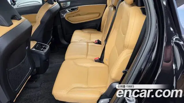 Volvo XC90 2023 — Photo 14/32