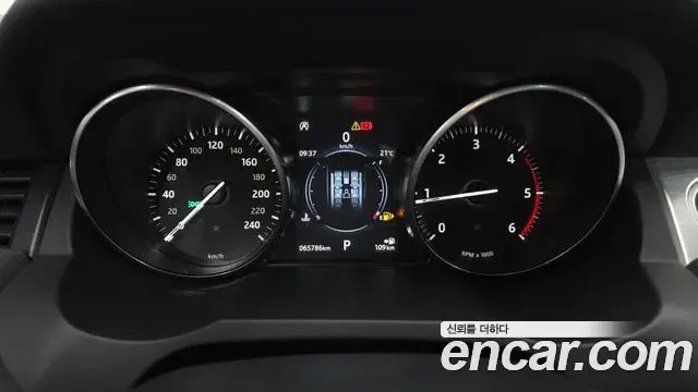 Land Rover Range Rover Evoque 2018 — Фото 8/20