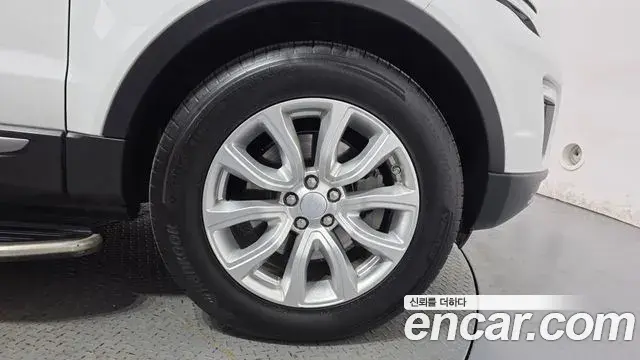 Land Rover Range Rover Evoque 2018 — ფოტო 14/34
