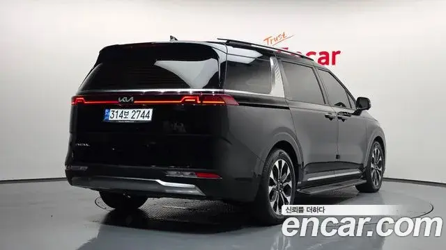 Kia Carnival 2023 — Фото 2/20