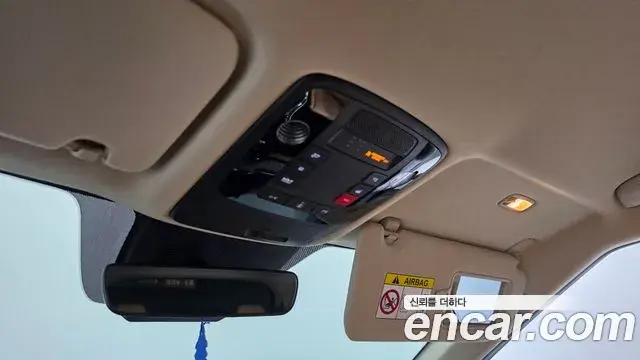 Kia Carnival 2023 — Фото 18/20