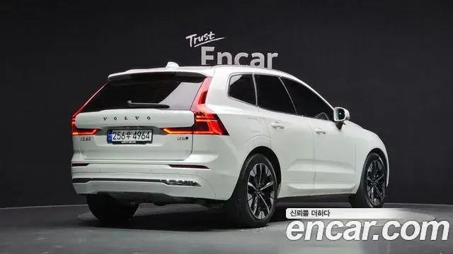 Volvo XC60 2025 — Фото 2/20