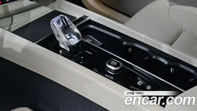 Volvo XC60 2025 — Фото 9/20