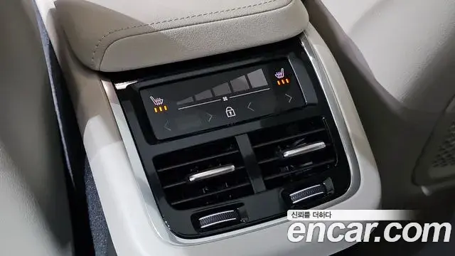 Volvo XC60 2025 — Фото 19/20