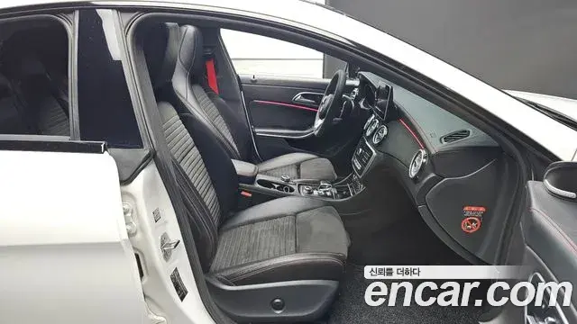Mercedes-Benz CLA-Class 2018 — Фото 10/20