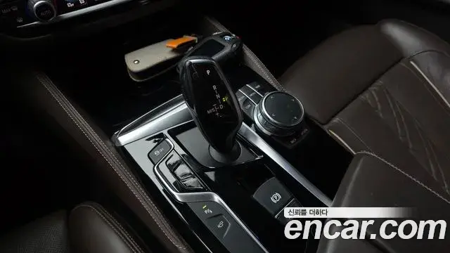 BMW 5 Series 2018 — Фото 9/20