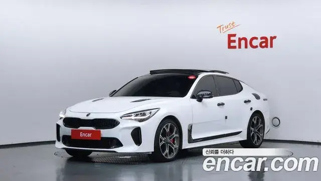 Kia Stinger 2018 — Şəkil 8/35