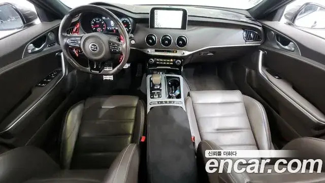 Kia Stinger 2018 — Şəkil 10/35