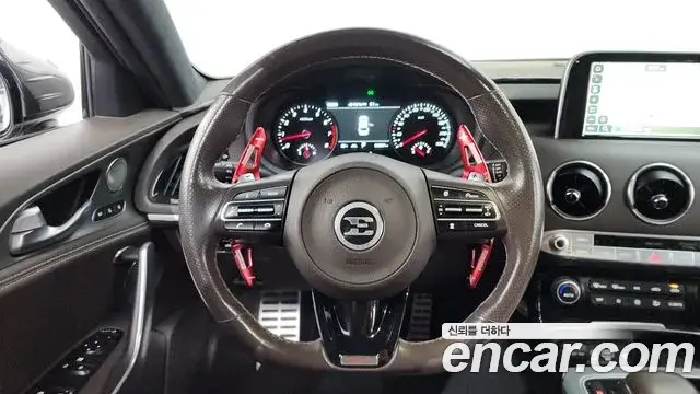 Kia Stinger 2018 — Şəkil 29/35