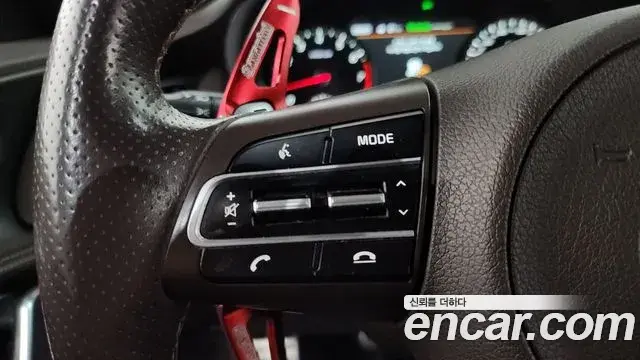 Kia Stinger 2018 — Şəkil 34/35