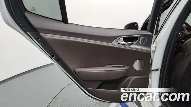 Kia Stinger 2018 — Şəkil 2/35