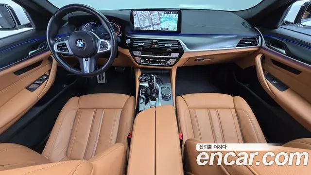 BMW 5 Series 2023 — Фото 10/20