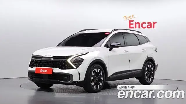 Kia Sportage 2023 — Фото 1/20