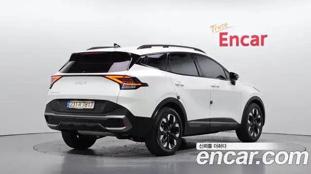 Kia Sportage 2023 — Фото 2/20