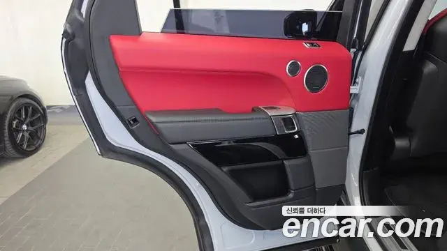 Land Rover Range Rover Sport 2019 — ფოტო 28/33
