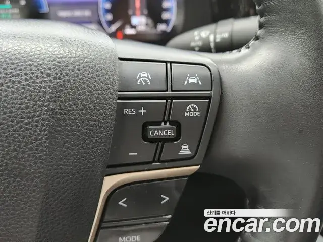 Toyota Crown Crossover 2023 — ფოტო 8/19
