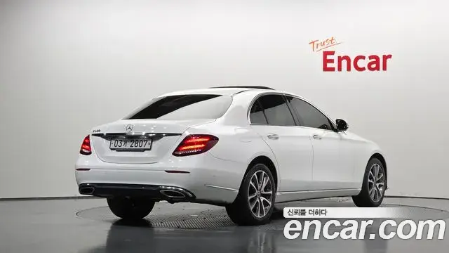 Mercedes-Benz E-Class 2018 — Фото 2/20