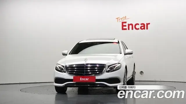 Mercedes-Benz E-Class 2018 — Фото 3/20