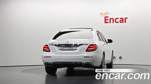 Mercedes-Benz E-Class 2018 — Фото 4/20