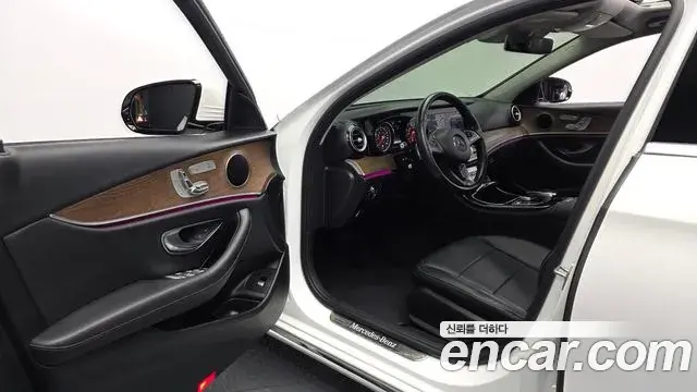 Mercedes-Benz E-Class 2018 — Фото 10/20