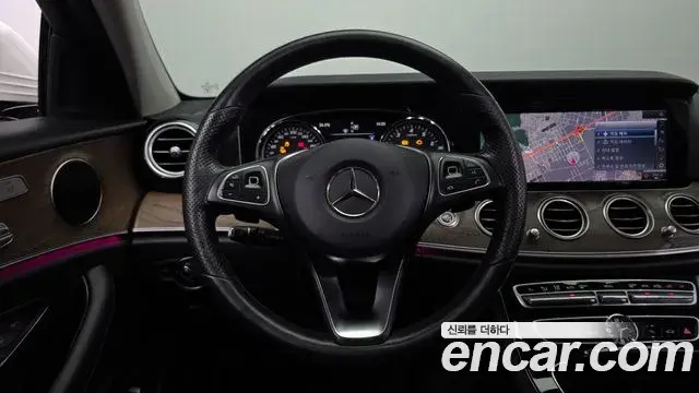 Mercedes-Benz E-Class 2018 — Фото 13/20