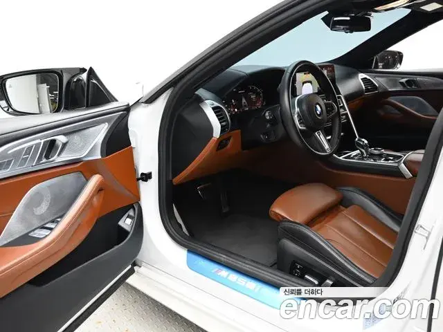 BMW 8 Series 2024 — Фото 11/20