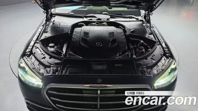 Mercedes-Benz S-Class 2021 — ფოტო 17/20
