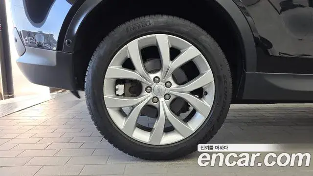 Land Rover Discovery Sport 2021 — Фото 5/20
