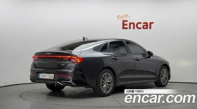 Kia K5 2021 — Şəkil 26/30