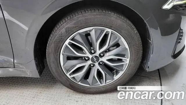 Kia K5 2021 — Şəkil 15/30