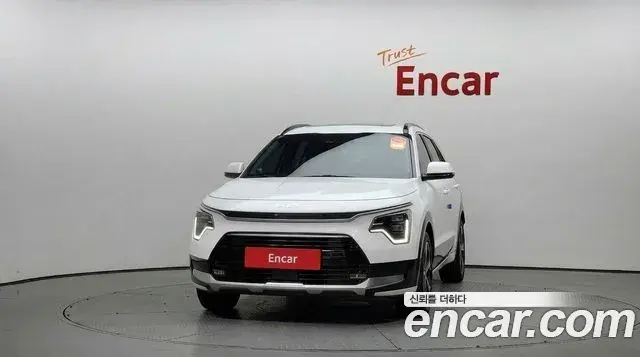Kia Niro 2022 — ფოტო 26/30