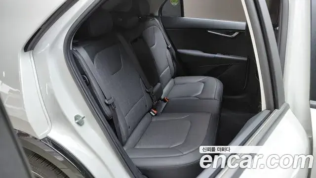 Kia Niro 2022 — ფოტო 27/30