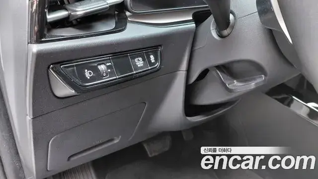 Kia Niro 2022 — ფოტო 23/30