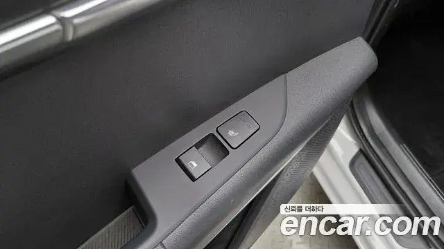 Kia Niro 2022 — ფოტო 19/30