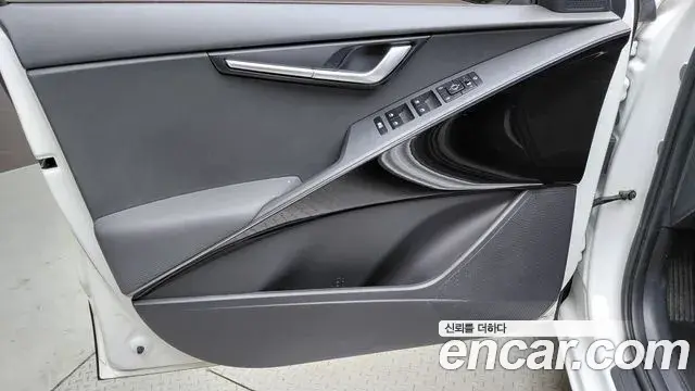 Kia Niro 2022 — ფოტო 20/30