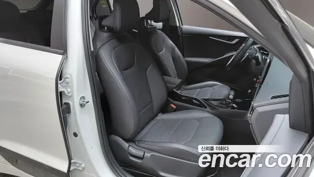Kia Niro 2022 — ფოტო 10/30
