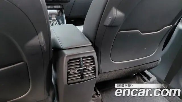 Kia Niro 2022 — ფოტო 25/30