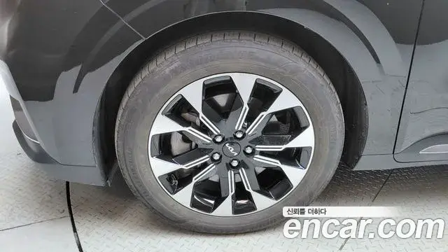 Kia Carnival 2022 — Фото 5/20