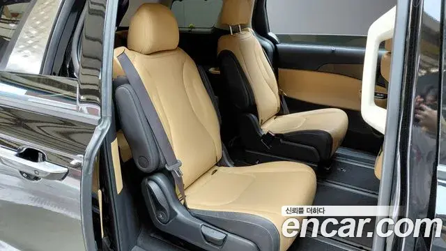 Kia Carnival 2022 — Фото 11/20