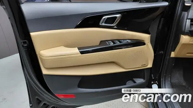 Kia Carnival 2022 — Фото 18/20