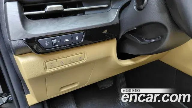 Kia Carnival 2022 — Фото 19/20