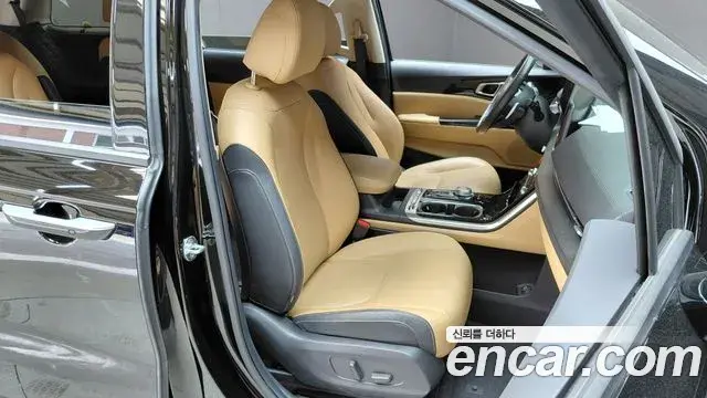 Kia Carnival 2022 — Photo 25/31